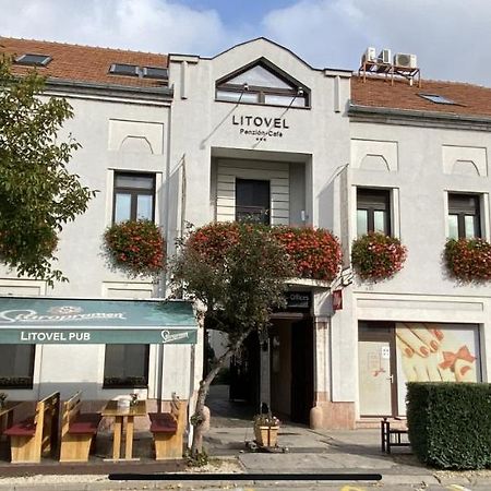 Hotel Litovel Komárno Exterior foto