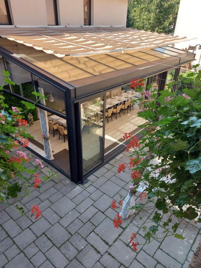 Hotel Litovel Komárno Exterior foto